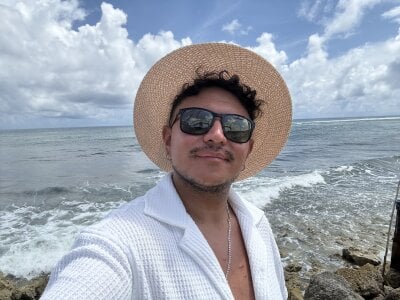 JhonnyRey27 Travels Pic 3