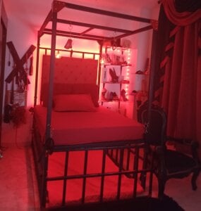 lorna_cox_bdsm slave toys and dungeon Pic 4