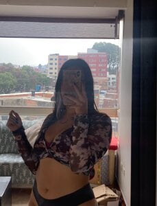 _Ameliie Public Pic 5