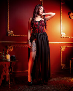 I don't usually like modeling, but anything for you guys. de Tiffany_sander  5 photos