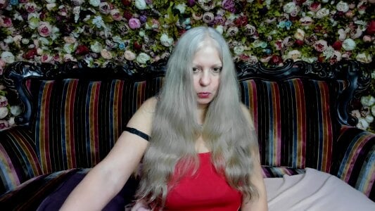 mariabelladonna Red Pic