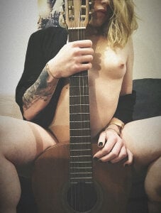 Horny_Makima Public Pic 3