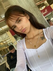 I'm live now, baby... 8::30 AM to 330 PM (Colombia). I’ve missed the way your eyes undress me. Come de MelodyMansson  3 photos