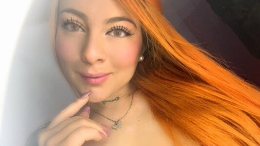 Zdjęcia Anihaa “Sculpted Body, Dangerous Gaze”: 