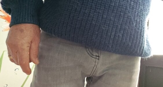 jhonschen's Si infila nel frustino Sex Photo 1