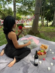 Violet_rousse7 A beautiful picnic day at the lake with my friends Εικόνα 7