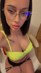 kissnicol32 kisses Pic 5