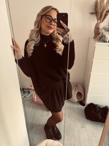 SophieSchmidt Public صورة واحدة|SophieSchmidt Public صورتان|SophieSchmidt Public  4 صور|SophieSchmidt Public  4 صورة