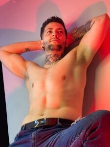 Supreme_Alpha: Public ( 6 фото)