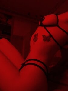 Red Room de happywhores  3 photos