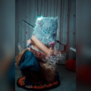 Inosuke Cosplay de Pamiruss0_  3 Imagens