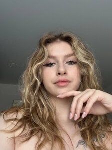 Scarlett_Florence