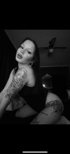 LadyyinRed Public Pic 5