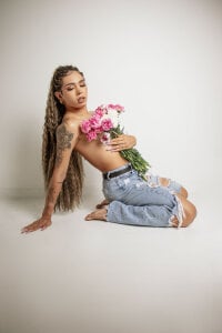 Samantha_Bernardo In the morning light ✨ Pic 2