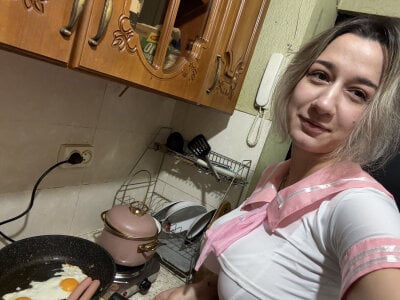 preparing breakfast in the morning de MaryBennetts  5 photos