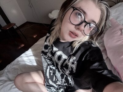 AueshaSimon Public Foto