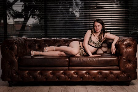 AmbeerWood_ sexy on the couch Pic 6