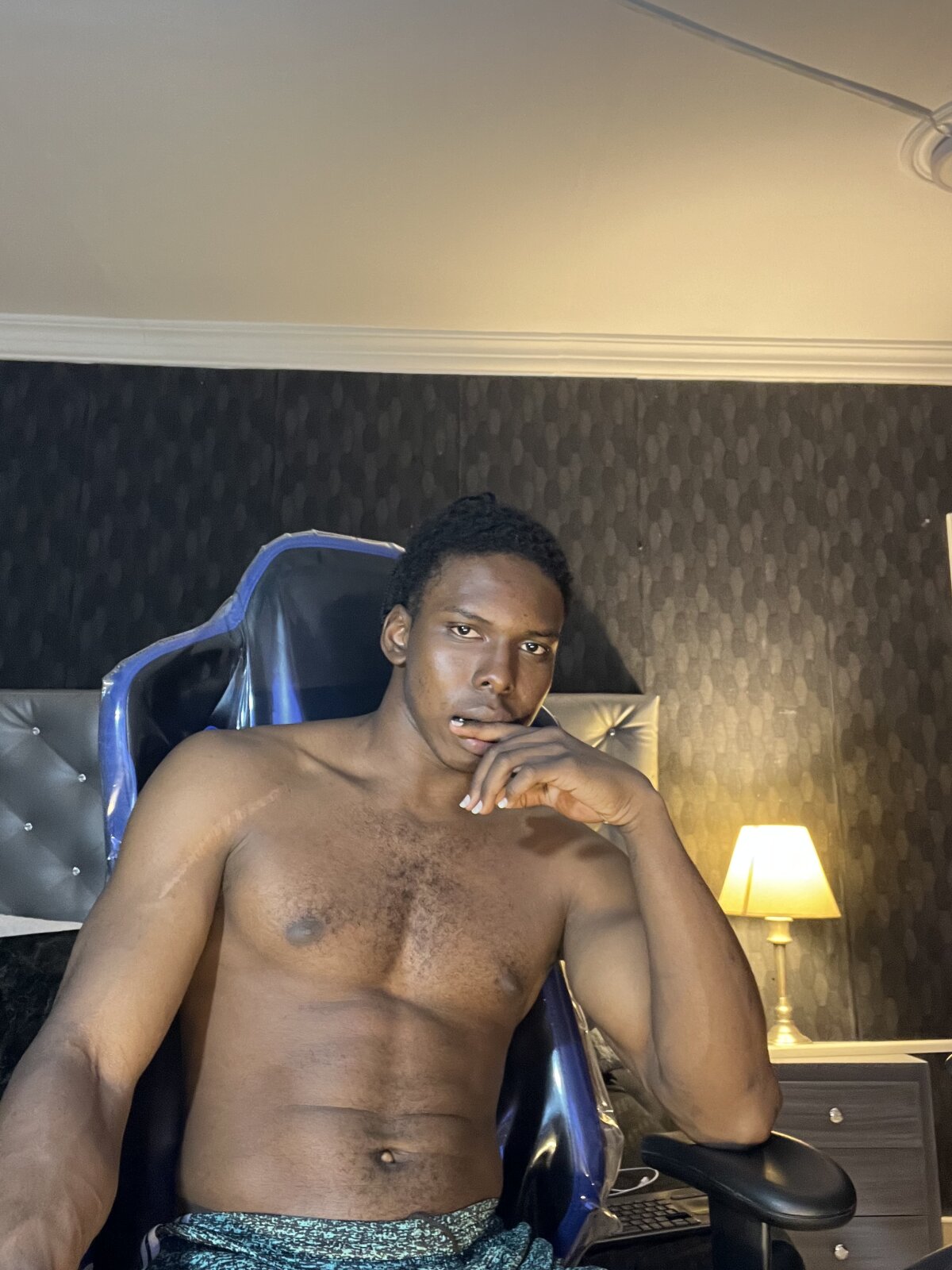 mike_aly Trending Pic 3349