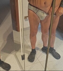 jhonschen's Si guarda allo specchio.... Sex Photo 5