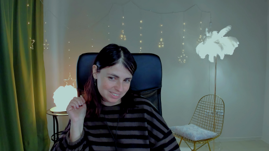 MartaEdams ❝ I want to walk in knee-deep snow and watch it fall from the sky in large clods. Beauty... beauty.  2. fénykép