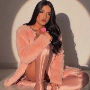 Dania_Oconor Pink girl Pic 2