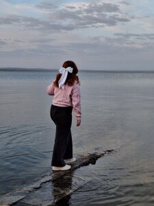 ElizabethGuz Public Pic 5