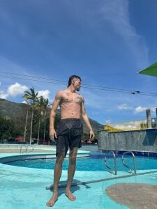 Sharon_Tyga20 in the pool รูป  2