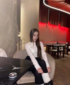 LauraHansil I'm sure gatherings at the bar are a place for great conversations😘 Foto 2