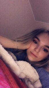 VirginChloe Public Pic 8