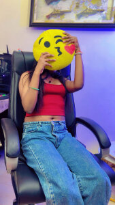 Rashmika_Thakur Public Pic 6