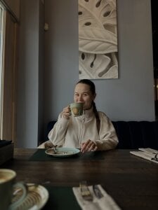 Nicole_Loving Public Foto 3