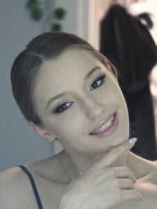 AvelinaScheppsomething from a photo shoot图片 8