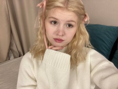 ShontaWasilko My new cutie outfit for you Pic 2