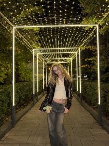 Curls or straight hair?🤔 de DebraSchneider  4 Imagens