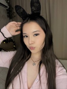 AlberthaEscue Aki bunny💖 Pic 2