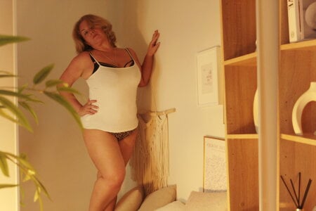 JenniferLight Just me Pic 4