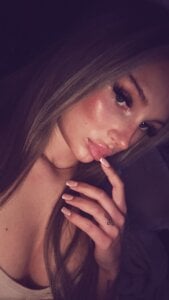 blondeeee Public Pic 6