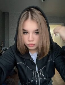 WednesdayMila Public Pic 2