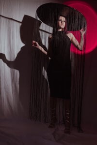 babi_vale Lady in black Hình 5