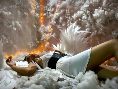 Kira_Bloom01 fallen love Foto 2