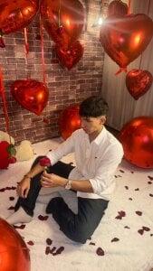 jeremy_job Wrap me like your best fantasy.  5. fénykép