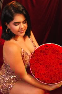 Martina-Roberts- Today I celebrate love with my skin on fire and my heart ready to feel💖 টি ছবি