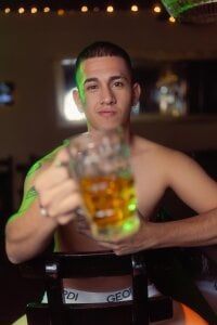 oliverrsilverr a beer? Pic 2