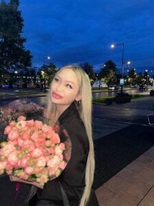 EasterEliot Public Pic 7