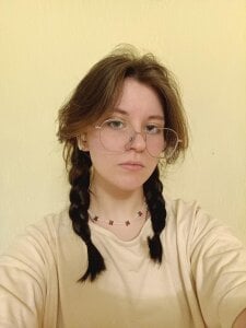 Milana_Cold Public Pic