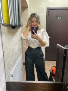 PrettyTayaOne: Public ( фото)