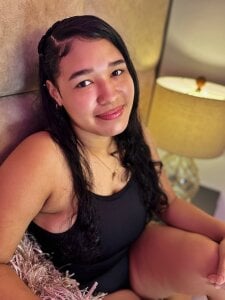 AriaMontes Public Pic 2