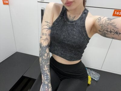 Eva_Sonic gym outfit Pic 3