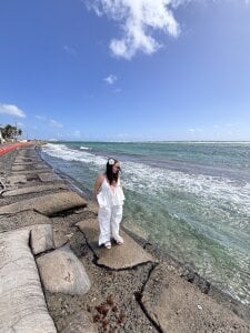 Ayha_khalaf vacation on the beach Bilde 6