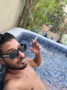 husbandandwifetobe Public Pic 3